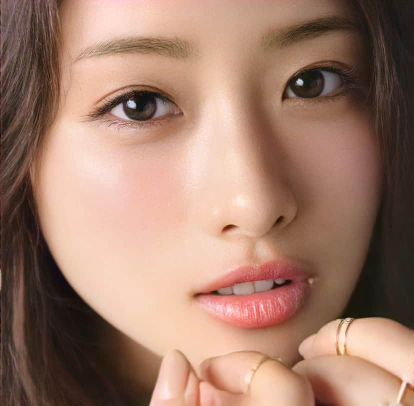 のインスタグラム：「可愛い可愛い！！ #石原さとみ さん #雑誌 #with #どあっぷ  #前髪なし #可愛い」