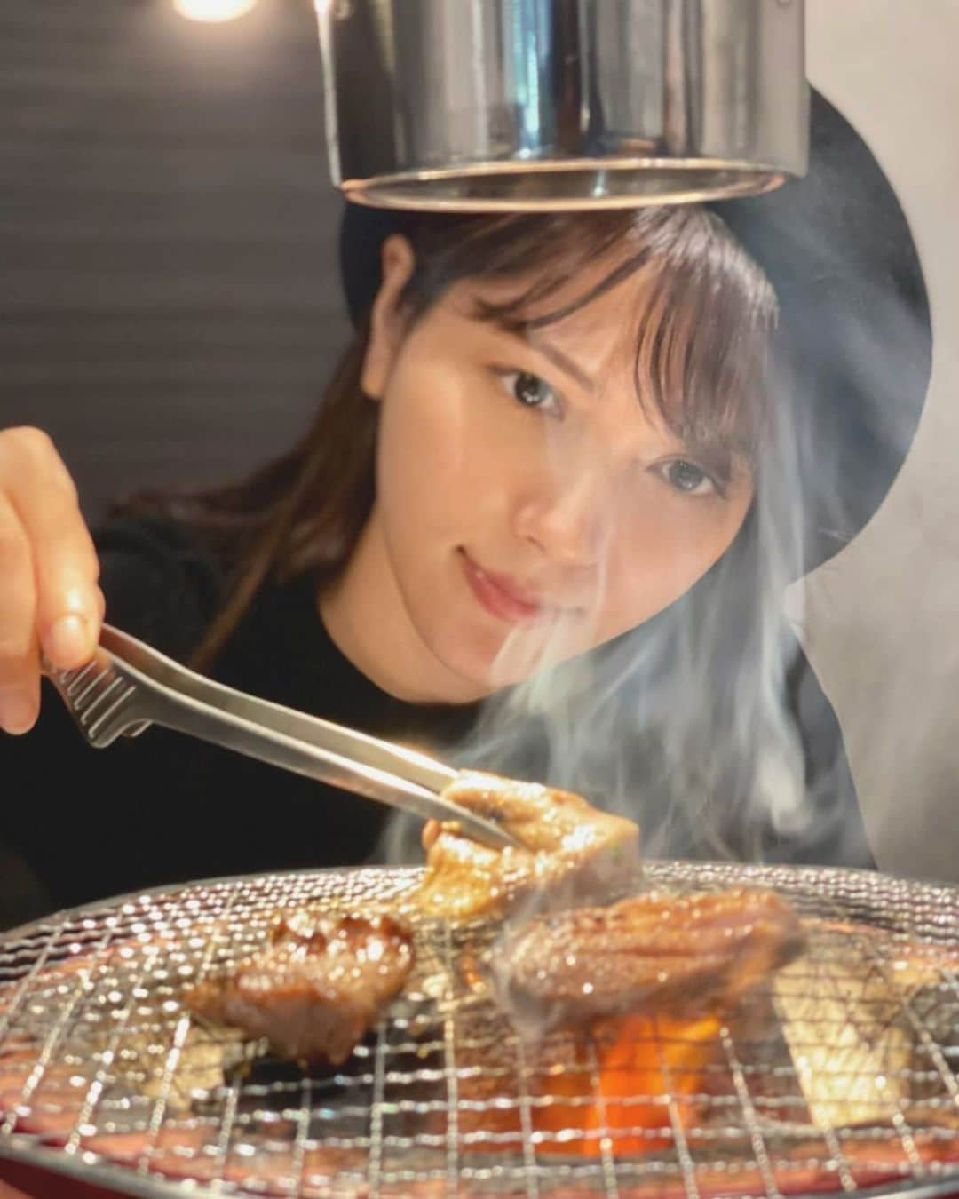 南里美希さんのインスタグラム写真 - (南里美希Instagram)「最後に食べた日が遠い昔のよう…。 極厚タン塩ちゃんに出会った🥩ｾﾞｲﾀｸｰ!  気合い入ってますねぇ、、 険しい顔で戦っていたようで🤷🏻‍♀️ 絶対美味しく食べてやるという念が写真越しにも伝わってくる一枚に🤬  最近、外食に行けることが今までの10倍は楽しくて楽しくて。 今までやむを得ず休業していた飲食店さん！！ まっててねー！ たっくさん食べに行くから！！！🔥  #炭火焼肉 #タン塩 #幸せの極み #ごちそうさまでした 🙏」10月20日 16時06分 - mikinanri_official