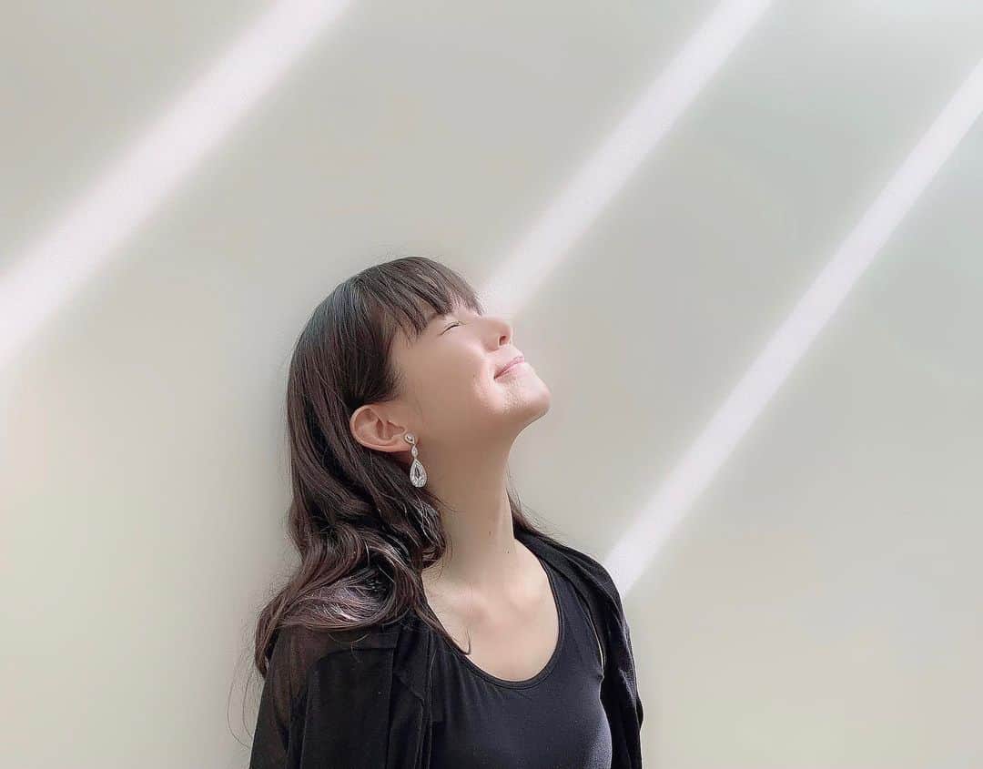 のインスタグラム：「光が眩しい。 でも、とても心地良い撮影。  #写真 #撮影 #光」