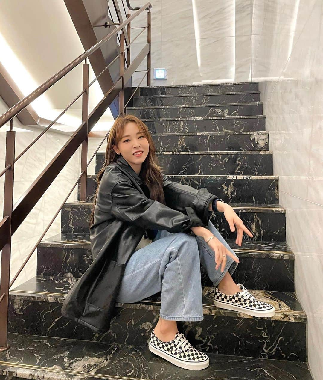 ムンビョルさんのインスタグラム写真 - (ムンビョルInstagram)「#ad#Vans#checkerboard🏁」10月20日 18時30分 - mo_onbyul