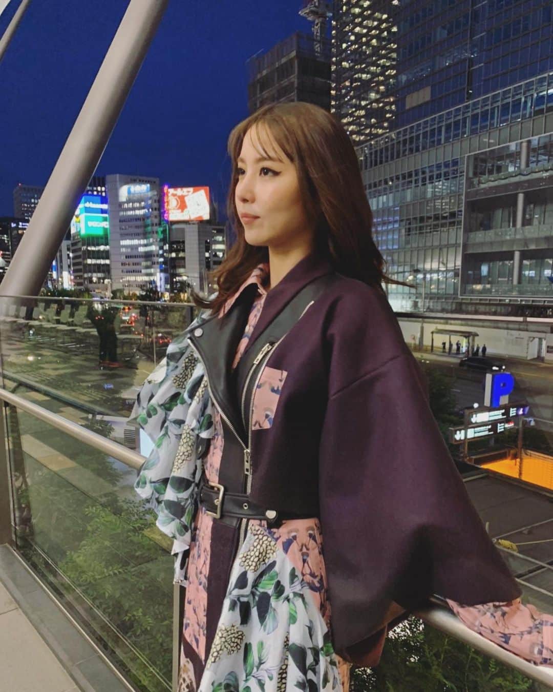 石川恋さんのインスタグラム写真 - (石川恋Instagram)「#ATSUSHINAKASHIMA SPRING SUMMER 2022 RUNWAY SHOW "SUBCONSCIOUS" ご招待いただきありがとうございました。 今回もとても素敵なお洋服ばかりで 胸がドキドキしました！ 今日は前回のAWの時に一目惚れした衣装を 着させていただきました🌹 Thanks @atsushi.nakashima」10月20日 18時50分 - ren_ishikawa