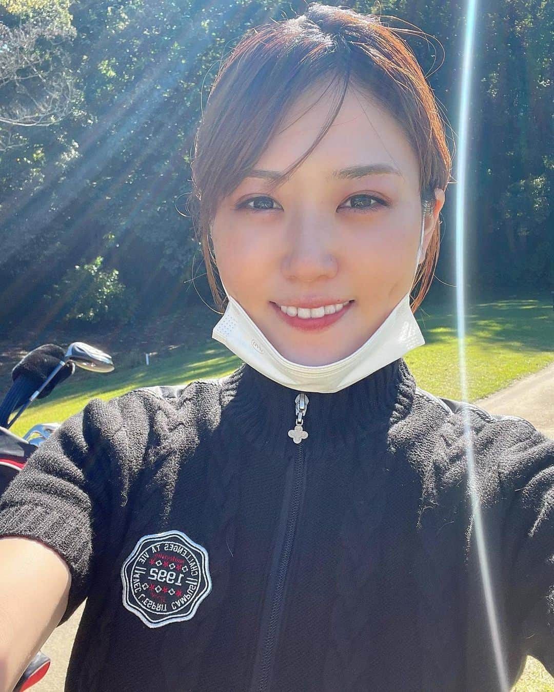 北内みさとさんのインスタグラム写真 - (北内みさとInstagram)「久しぶりすぎる #ゴルフ ⛳️🏌️‍♀️ この#ゴルフウェア めっちゃお気に入り🎀💓💞 1992🇯🇵 生まれ年でして、 反転しちゃぃましたが💦😅  300kmくらぃの運転🚘も 頑張りました😽🇯🇵💮  左利きなので 右利き左利きぁるもの、ギターやスノボーは苦手ですぐ諦めましたが、 ゴルフは気持ちいいので、よき  #サンコー72カントリークラブ #golf #運転上手くなりたい #運転上手くなった気がする 🚘🚙🚔 #golfwear #スポーツ日和 #気持ちいい天気 ☀️#girl #japanesegirl #群馬 #ゴルフ場 #instagood #followme 👸」10月20日 19時07分 - unyn1992