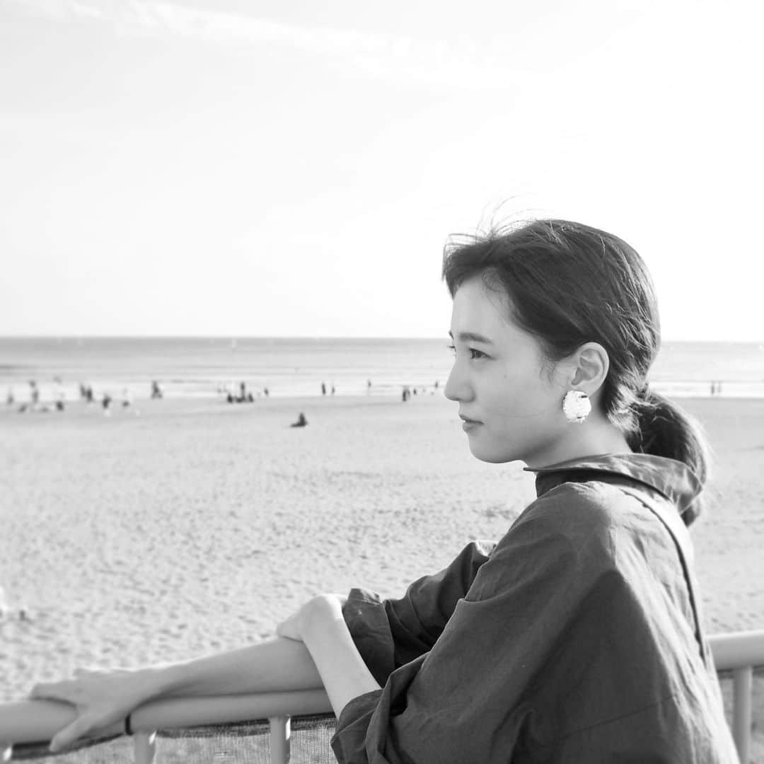 中川可菜さんのインスタグラム写真 - (中川可菜Instagram)「風で前髪が飛んでいっちゃった…🌬👶  #ちなみに #つけている #イヤリング #ボタン屋さんで買ったボタンを #イヤリングにしてみた」10月20日 23時39分 - nakagawa_kana