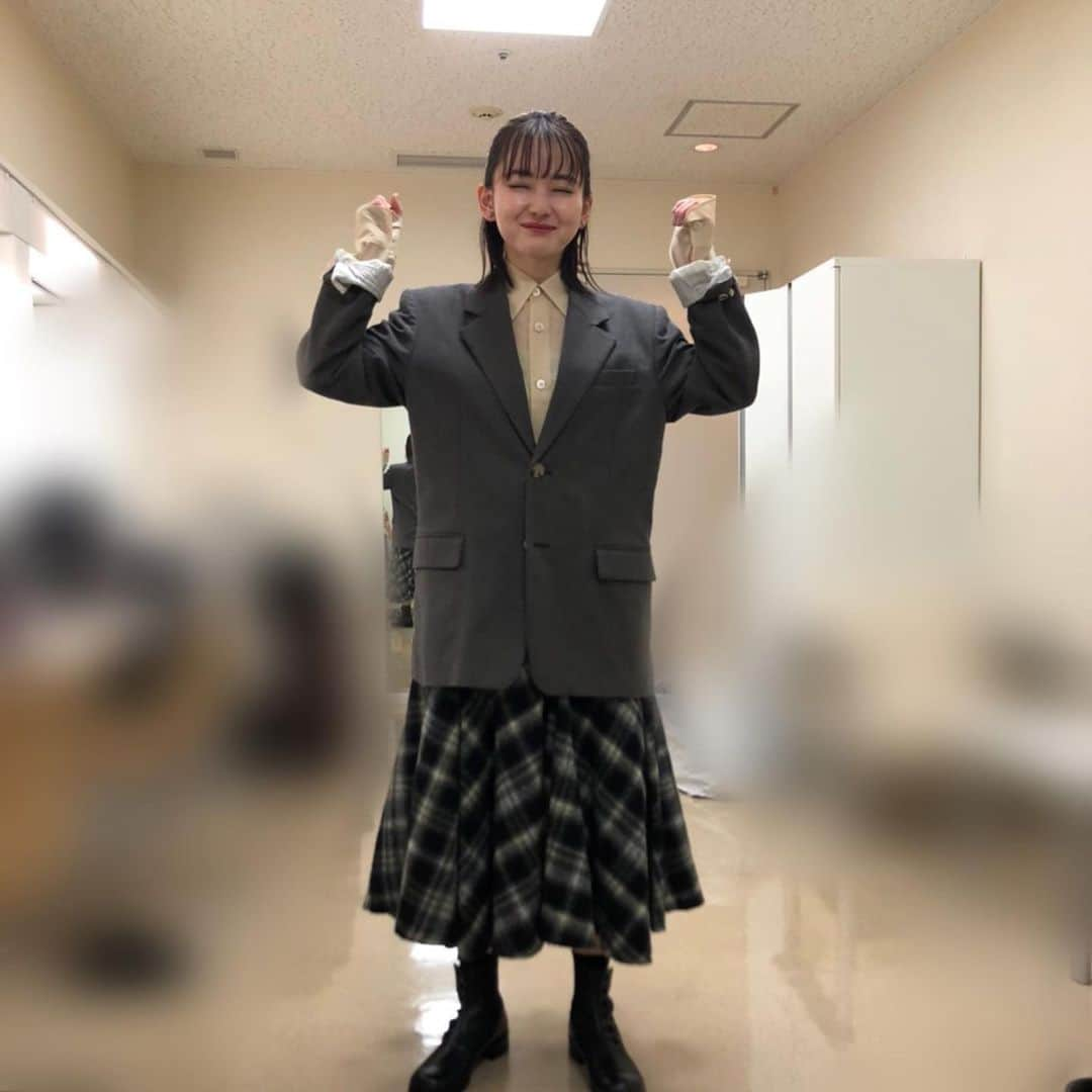 山田杏奈さんのインスタグラム写真 - (山田杏奈Instagram)「明日の全力！脱力タイムズ 出演させていただきます〜 緊張しまくり、笑いを堪えるのに必死でした、ぜひ、、😂  眼鏡👓と終わって気が抜けたわたし」10月21日 15時01分 - anna_yamada_