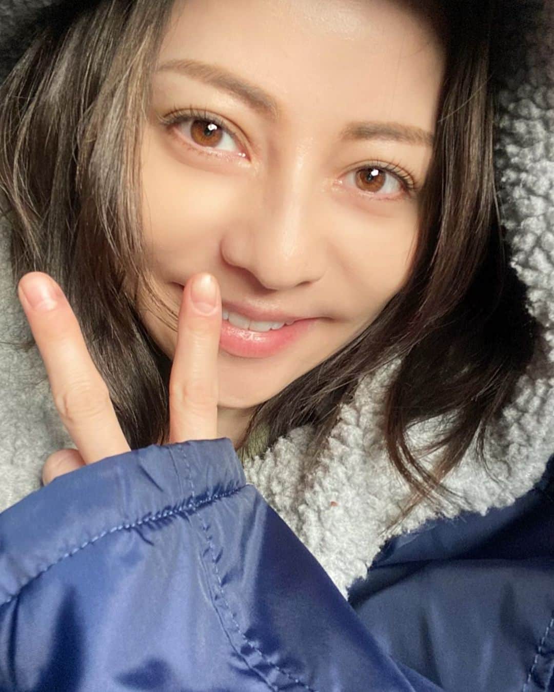 のインスタグラム：「🌥✨  #香里奈 #karina #itisprettycoldtoday #今日も頑張ろう #寒い #20211021」