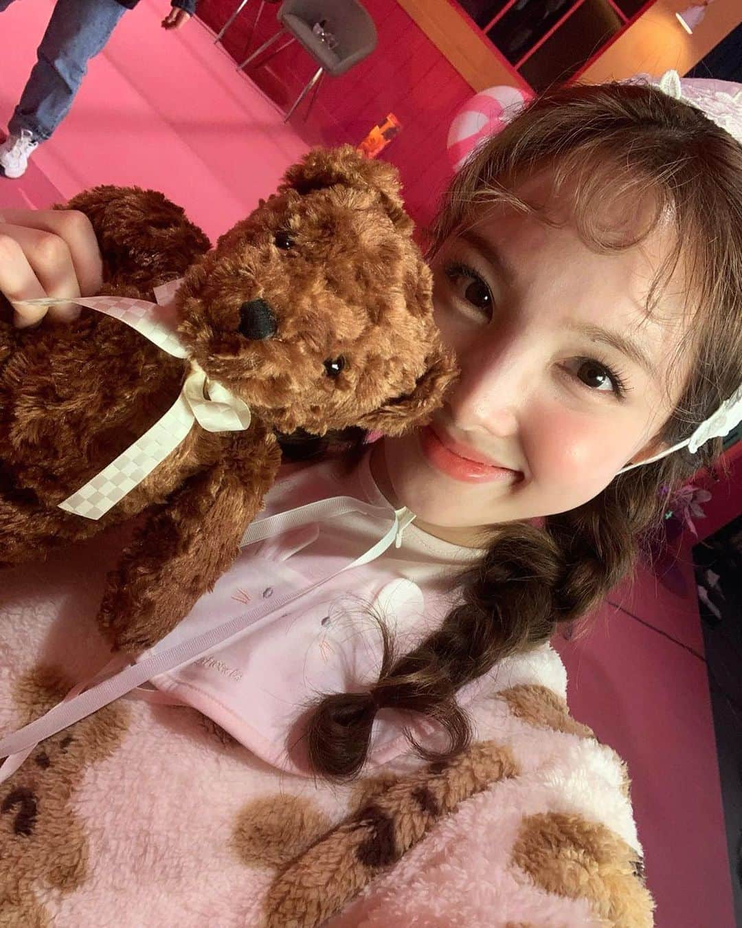 ナヨンのインスタグラム：「mom and her baby 👩🏻‍🍼❣️」