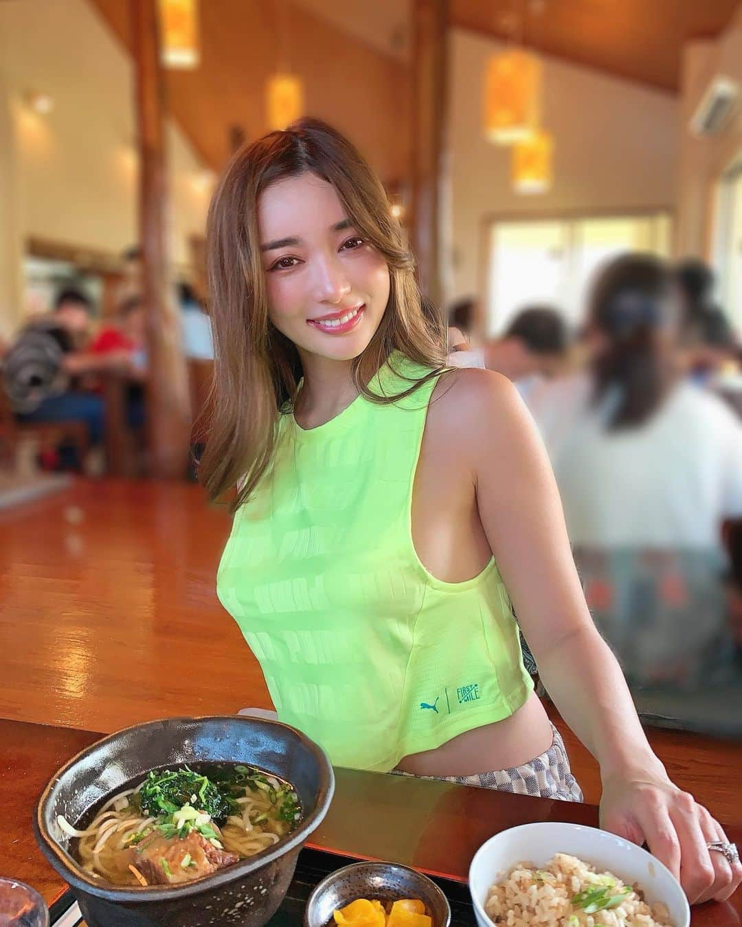 濱野りれさんのインスタグラム写真 - (濱野りれInstagram)「It's gonna be last Okinawa soba in Miyakojima! "koja soba" this restaurant was crowded because it was close to the airport. It may be necessary to line up depending on the time of day. It is one of the popular restaurants in Miyakojima😉  宮古島での二回目の沖縄そばはここ！  "古謝そば" 🐢 空港から近いこともあって店内は混んでた〜🥺広いから回転も良さそう❤️  麺ばっか食べてまた肥えるぞ私🤤  #kojasoba #okinawasoba #soba #japanesenoodle #okinawajapan #okinawafood #miyakoisland #okinawaeats #miyakojima #沖縄そば #宮古島 #宮古島グルメ #古謝そば #沖縄グルメ」10月21日 12時09分 - riregram