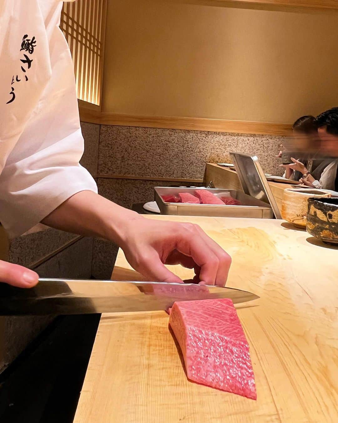 まいまいさんのインスタグラム写真 - (まいまいInstagram)「たまにはゴルフ以外の投稿🌿 先日、うどんが主食さん主催の 鮨さいとうさんのランチ会に行ってきたよ🍣 食事が美味しいのはもちろんのこと、 グルメな方々ばかりで出てくるお酒もとんでもないの😨💓 ぜーんぶ美味しくて口の中が幸せだった。 みなさん気さくな方で楽しかったなぁ☺️  みんなは食べ物何が好き？🍽 私は和食と中華が大好きです💓  たまにはゴルフをしない休日もいいなぁ🙊 . #まいごるふ#ゴルフ#ゴルフ女子#うどんが主食#鮨さいとう#予約困難店#東京カレンダー風#東京カレンダー#東京グルメ#六本木グルメ#すしすたぐらむ#鮨ランチ#グルメ女子#グルメスタグラム#gourmet#tokyogourmet#sushi#sushistagram#japanesefood」10月21日 18時04分 - ___maigolf___