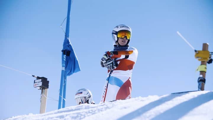 のインスタグラム：「To perform at highest level, it's all about hard work. Together with the athletes and the coaches we share the same dedication. We're all chasing the podium – in the past, present and future.  #nr1skination #swissskiteam #descente #designthatmoves #descenteski」