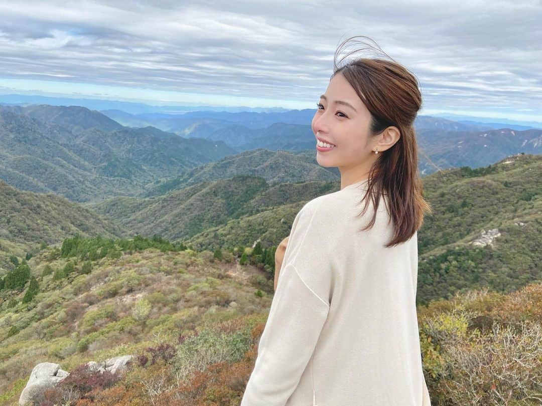 小椋寛子さんのインスタグラム写真 - (小椋寛子Instagram)「絶景ー！🥰 リサちゃんが撮ってくれました😆  #おは土 #おはよう朝日土曜日です #ABCテレビ #ロケ #三重 #菰野町 #御在所岳」10月21日 19時30分 - ogura_hiroko