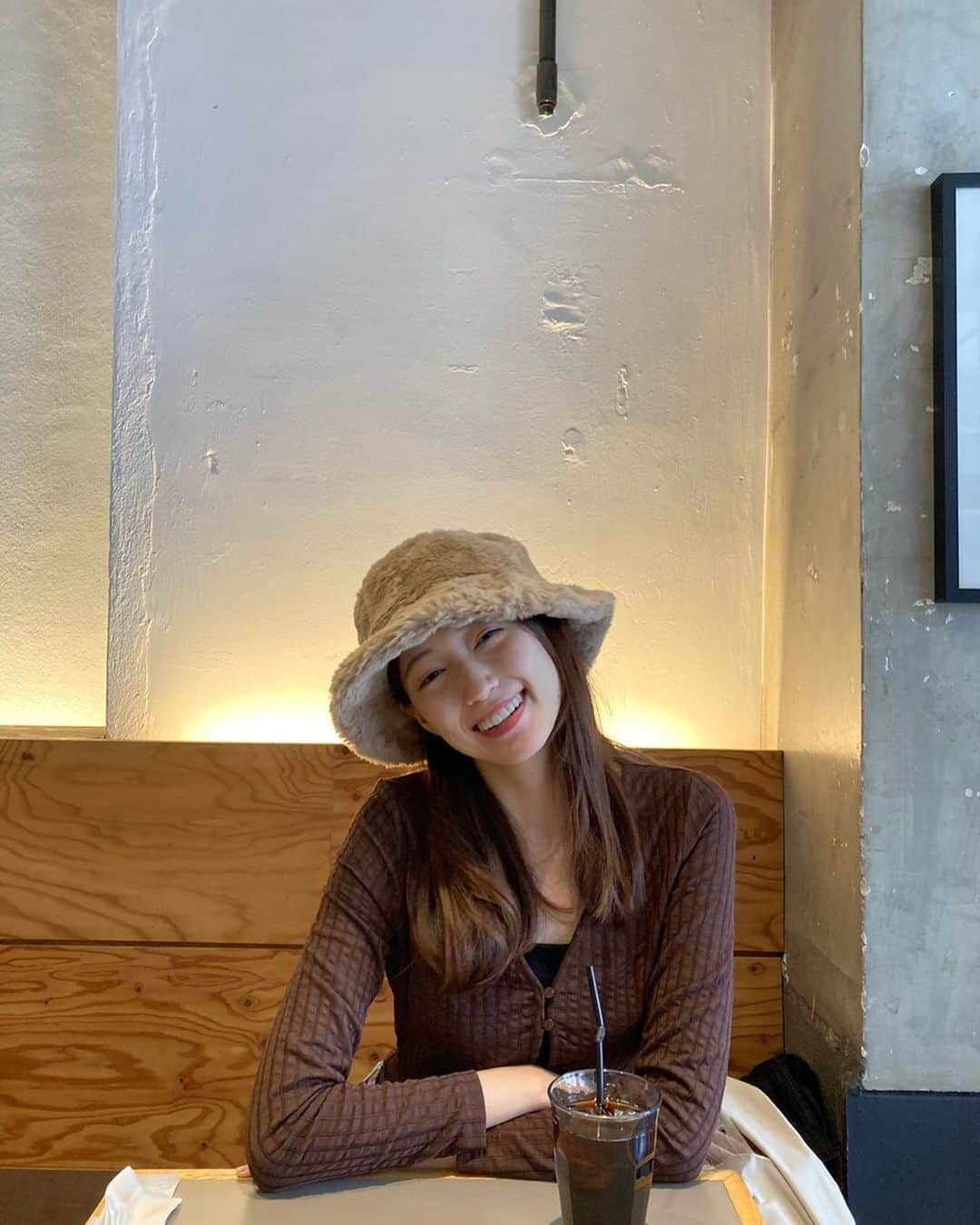 大野いとのインスタグラム：「最近はブラック派です☕️😌」