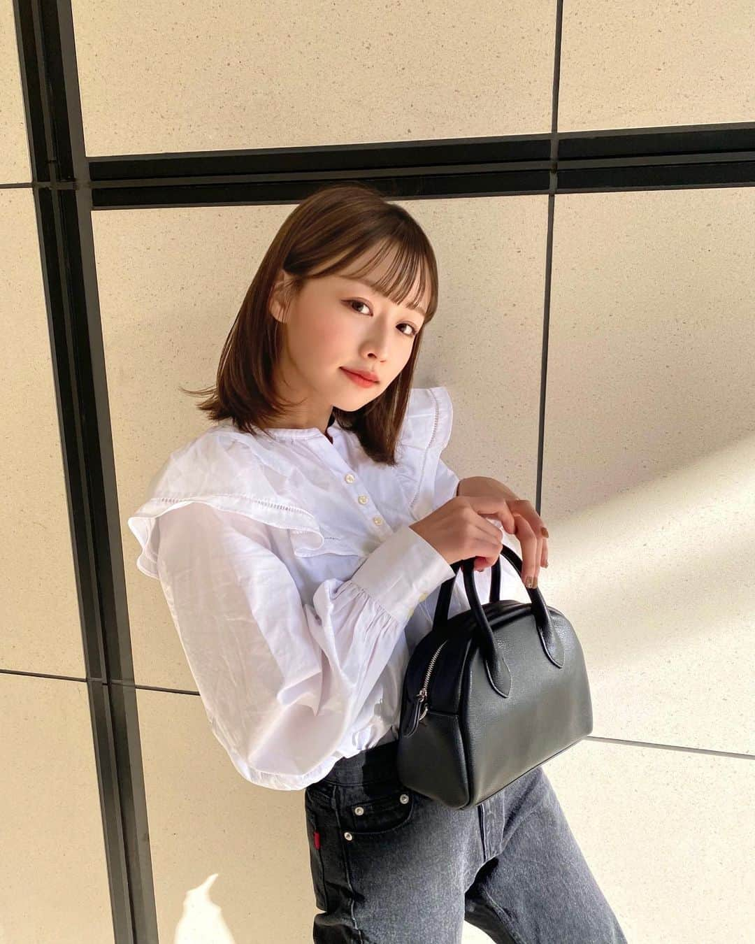 森下愛里沙(もりしたありさ) さんのインスタグラム写真 - (森下愛里沙(もりしたありさ) Instagram)「ㅤㅤㅤㅤㅤㅤㅤㅤㅤㅤㅤㅤㅤ ㅤㅤㅤㅤㅤㅤㅤㅤㅤㅤㅤㅤㅤ ㅤㅤㅤㅤㅤㅤㅤㅤㅤㅤㅤㅤㅤ @efole_official のボストンバック❤︎ ㅤㅤㅤㅤㅤㅤㅤㅤㅤㅤㅤㅤㅤ ㅤㅤㅤㅤㅤㅤㅤㅤㅤㅤㅤㅤㅤ ショルダー付きで肩掛け、斜め掛けもできるのでコーディネートに合わせて使い分けられます◎ ㅤㅤㅤㅤㅤㅤㅤㅤㅤㅤㅤㅤㅤ ㅤㅤㅤㅤㅤㅤㅤㅤㅤㅤㅤㅤㅤ ㅤㅤㅤㅤㅤㅤㅤㅤㅤㅤㅤㅤㅤ 『LINEお友達登録で1,000円クーポン』が 貰えますッッ！！👏🏻👏🏻 ㅤㅤㅤㅤㅤㅤㅤㅤㅤㅤㅤㅤㅤ ㅤㅤㅤㅤㅤㅤㅤㅤㅤㅤㅤㅤㅤ ㅤㅤㅤㅤㅤㅤㅤㅤㅤㅤㅤㅤㅤ ㅤㅤㅤㅤㅤㅤㅤㅤㅤㅤㅤㅤㅤ #efole #l4l #fashion #ootd #dailylook #l4l #outfit #コーティネート #ファッション #秋コーデ  #like4likes #instagood #instalike」10月21日 20時49分 - mini.ari