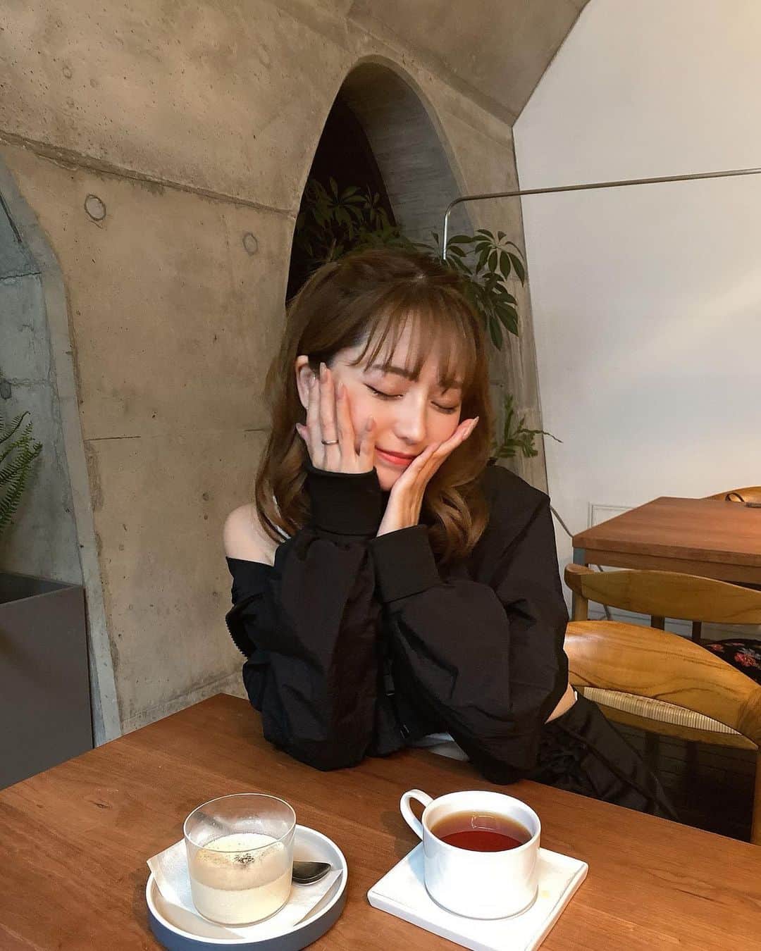 堀尾実咲さんのインスタグラム写真 - (堀尾実咲Instagram)「@sta.official ☕️  #stacafe #stakanda #kandacafe #autumn #autumnfashion #zara #gyda #meltthelady #rezoy #sta神田 #神田カフェ #神田グルメ #マーチエキュート #マーチエキュート神田万世橋 #万世橋 #万世橋マーチエキュート #秋服コーデ #ザラ #ジェイダ #メルトザレディ #カフェ巡り #カフェ部 #カフェ活 #カフェスタグラム #おしゃれカフェ #映えカフェ」10月21日 22時26分 - misaki.horio