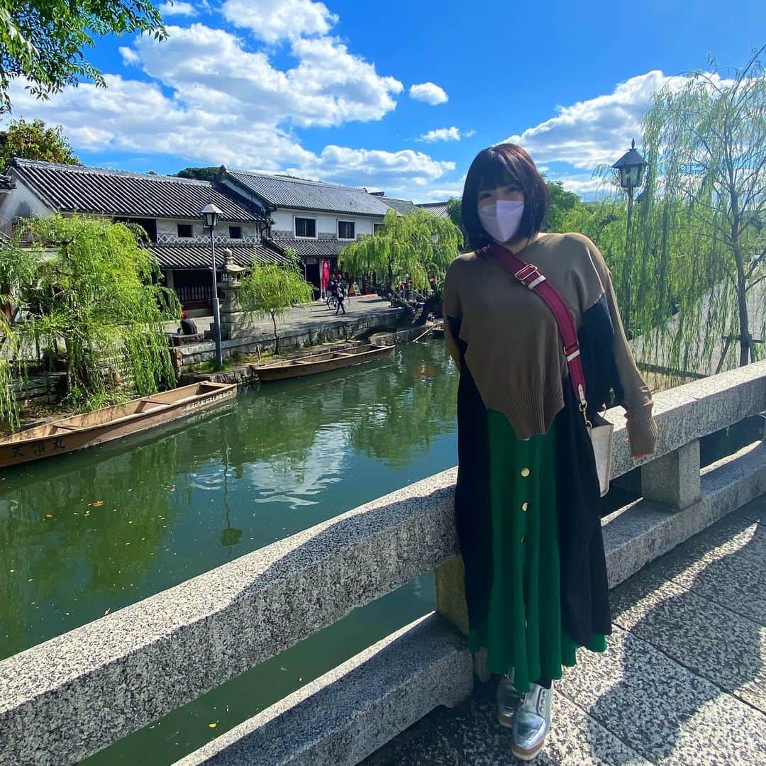 鈴華ゆう子のインスタグラム：「倉敷散歩。ホテルの目の前が美観地区でしたので新幹線の時間までぶらり。  #和楽器バンド  #鈴華ゆう子  #倉敷  #美観地区  #Wagakkibnd  #yukosuzuhana」