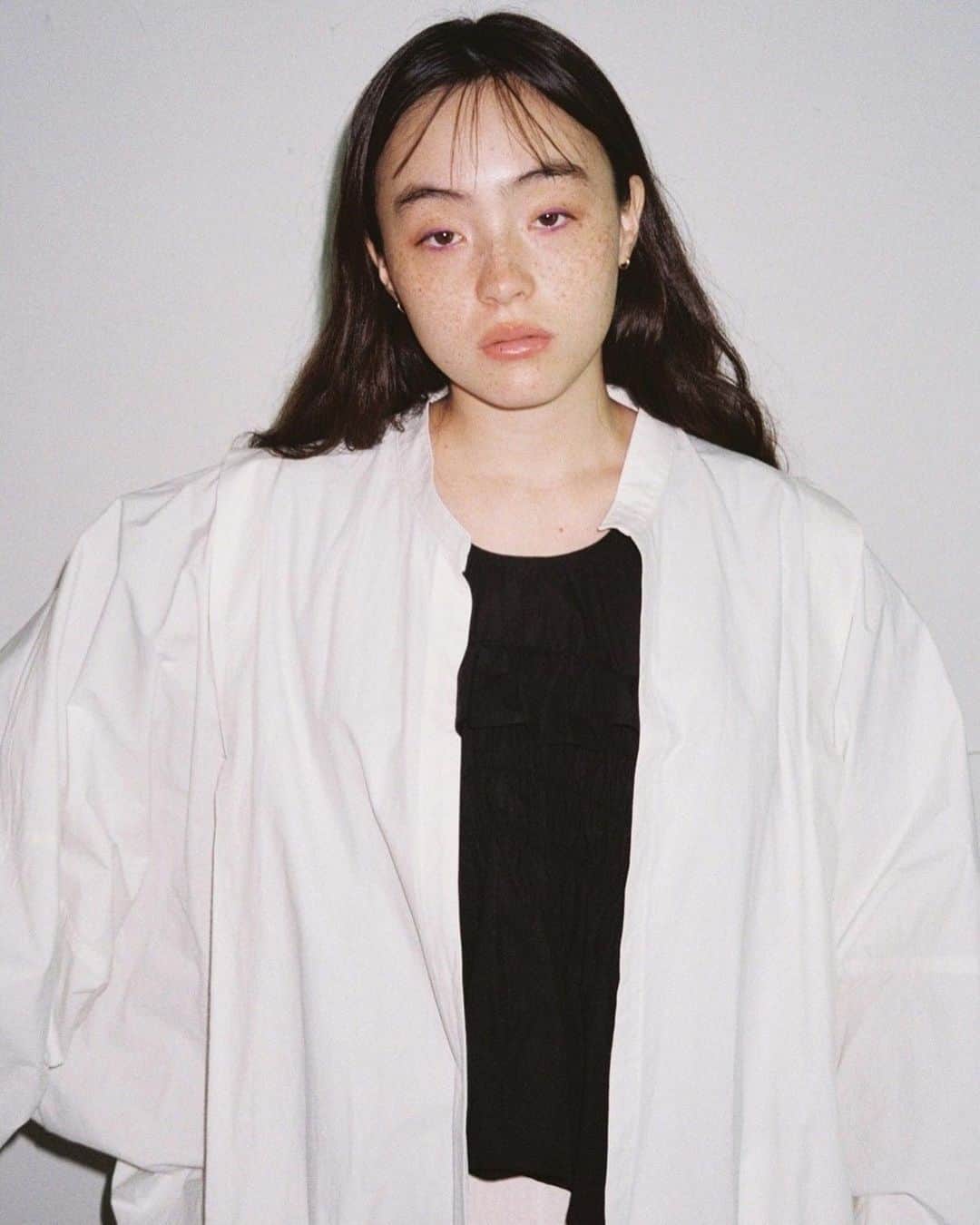 のインスタグラム：「.  papier2022SS  @papier_formel @meikoban @sereeeenam @ittetsumatsuoka #kojimasakihm」