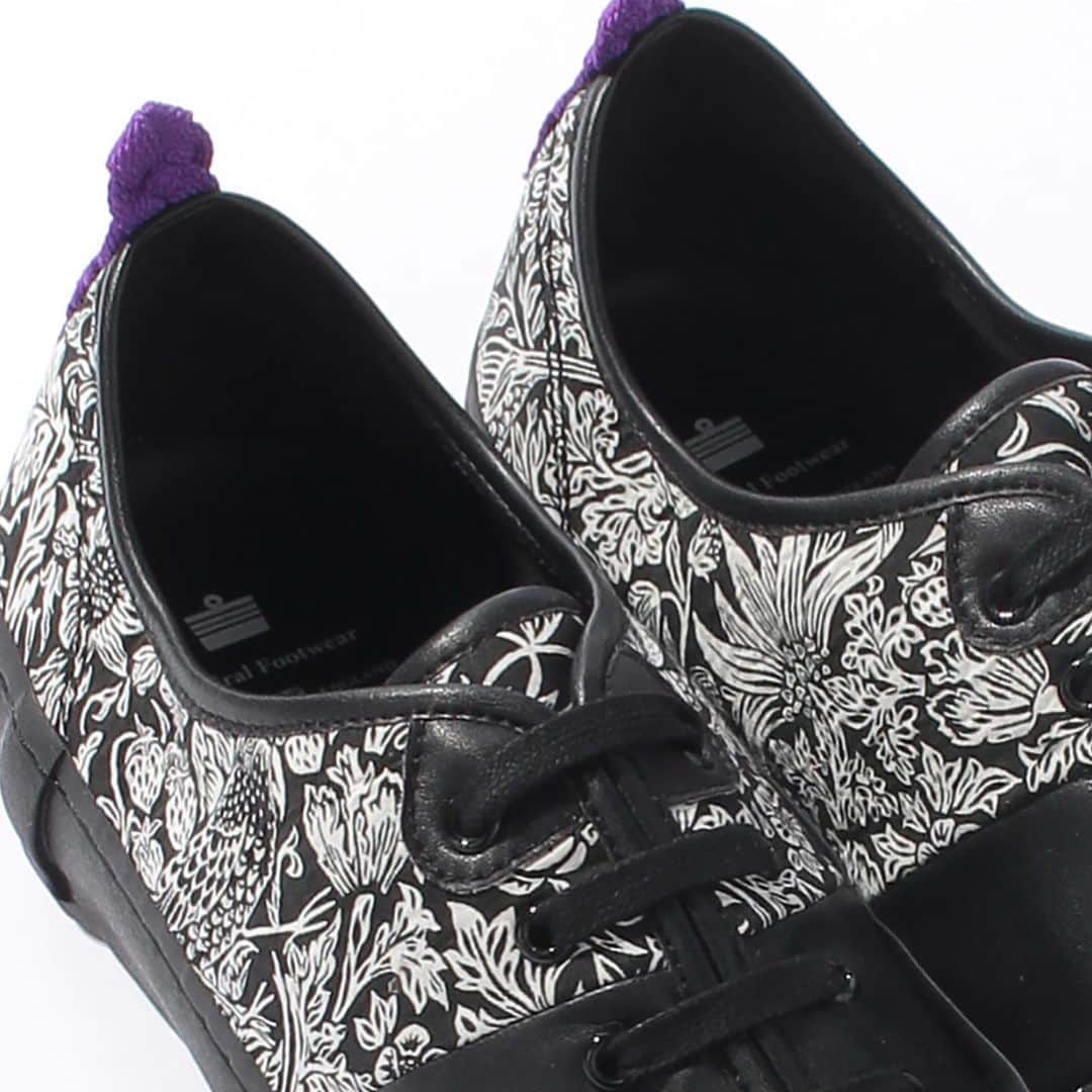 アドミラルのインスタグラム：「Admiral Footwear 2021 AW [BEATTY LI / BLACK ZE] 14,300JPY (tax in)  英国リバティファブリックを使用したバルカナイズスニーカー。  ウィリアムモリスのデザインを基に作られたファブリックデザインはクラシック且つシンプルなモノトーンで仕上げられている。  #footwear #admiral #admiralfootwear #sneakers #2021aw #liberty #libertyfabric #スニーカー #アドミラル #アドミラルフットウェア」