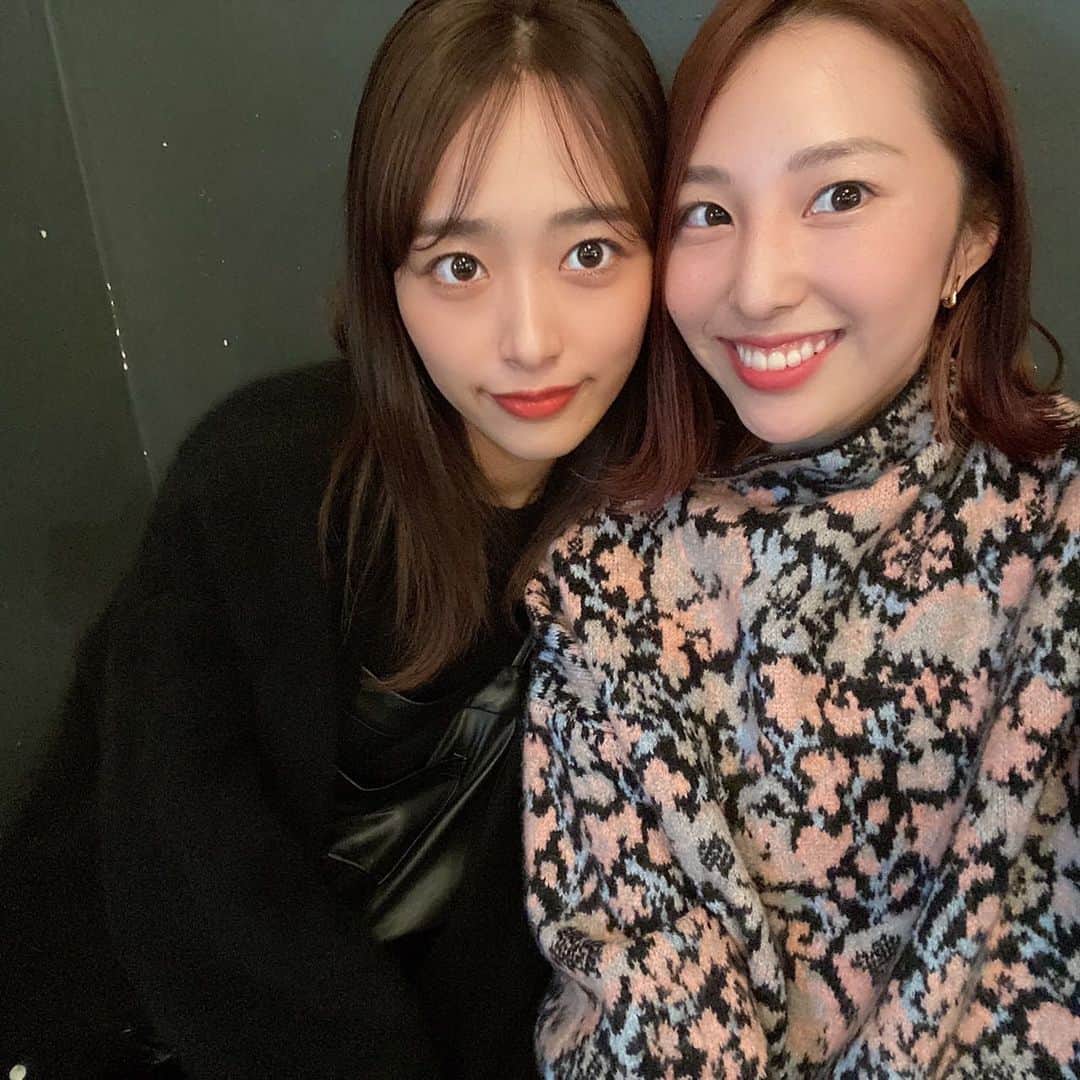 近藤千尋のインスタグラム：「アプリっていろんなものを 消してくれるねぇ😘❤️笑 ほくろやらシワやら😚😚😚 ４歳２歳育児をいつも一緒に頑張ってる親友ちゃんです🤍🤍 お迎えまでちょっと会えた✌︎('ω')✌︎」