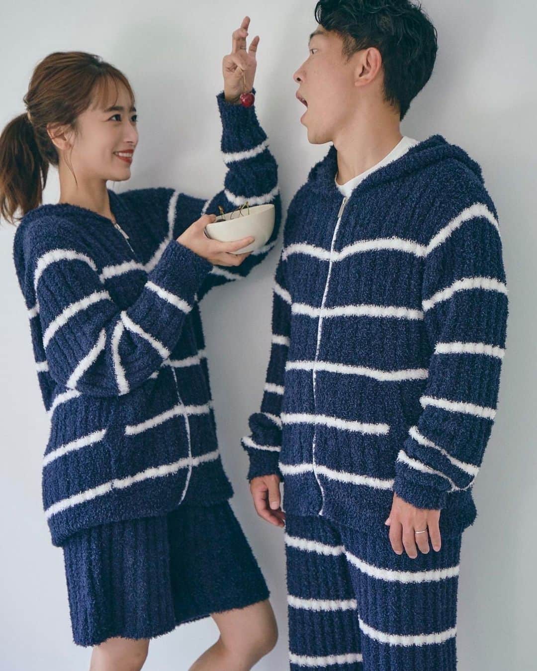 近藤千尋のインスタグラム：「私がイメージモデルをしている Aimy's Roomから コラボアイテム第2弾が登場します❤️🥰  今回はファミリーシリーズ カップルや親子でお揃いもできちゃう もこもこパジャマシリーズがリリースします😍😍😍  暖かくて着心地の良いニット素材は 今からの季節にぴったりです😘✨  ぜひ、お近くのドン・キホーテや ECストアでチェックしてみてください🌈  @aimysroom  @germination_of_diversity」