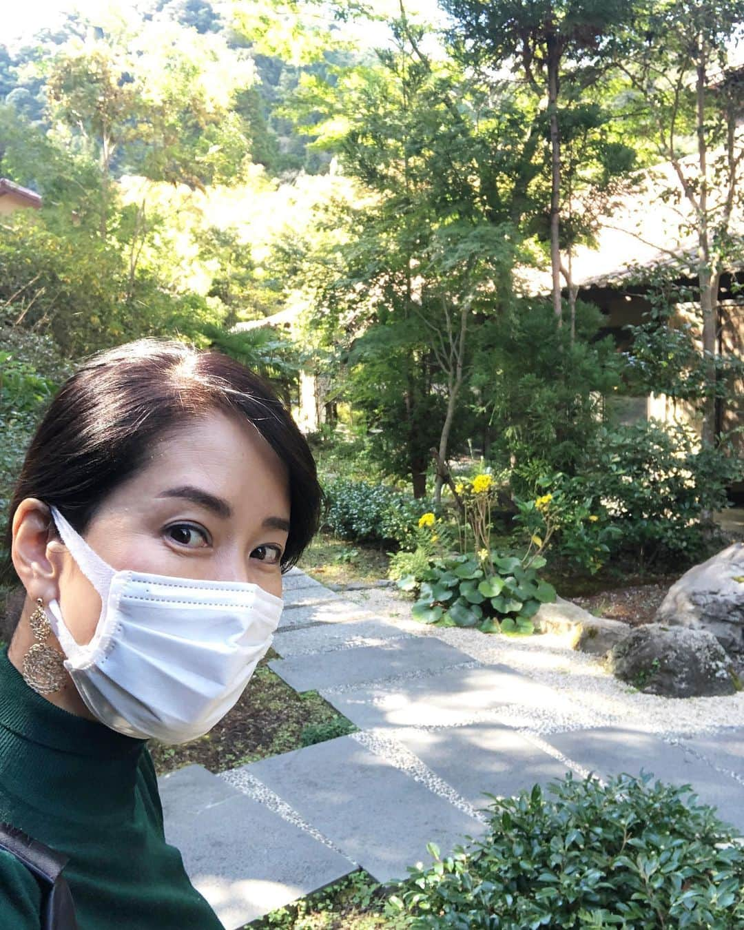 内田恭子さんのインスタグラム写真 - (内田恭子Instagram)「冷たい雨の東京を朝出発して、久しぶりのロケ。着いた先は晴天のいい気持ち！  Leaving rainy Tokyo behind.  #さてどこでしょう #詳細はまた #ロケ #晴天 #内田恭子 #kyokouchida」10月22日 11時38分 - kyoko.uchida.official