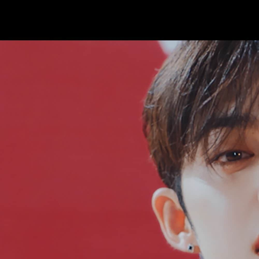 SEVENTEENさんのインスタグラム写真 - (SEVENTEENInstagram)「SEVENTEEN (세븐틴) 'Rock with you' Official MV  ▶ https://youtu.be/WpuatuzSDK4  #세븐틴 #SEVENTEEN #Attacca #Rockwithyou #SVT_Rockwithyou」10月22日 13時01分 - saythename_17