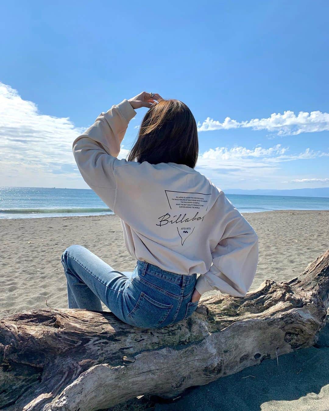志田友美（ゆうみん）のインスタグラム：「@billabongwomensjp 🤎  かわいくて着心地よくて即買い🌻❤️‍🔥  #billabong」