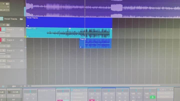石井マークのインスタグラム：「いい曲やわーーーー‼︎ まだまだお試しですけど、ちゃんと歌いたいね(｡･ω･｡) 「Ray」」