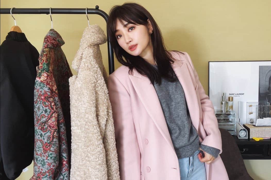 柳橋唯さんのインスタグラム写真 - (柳橋唯Instagram)「今宵のYouTubeは皆んな大好きZARAのアウター購入品紹介です #2枚目は安定に情緒不安定  アウターなので購入枚数は多くないですが #それでも8万超えという恐怖  気温も下がり、そろそろアウターを本格的に買い始める時期に差し掛かってきたと思いますので、参考にしていただけましたら幸いです  #噂の貴族コートも登場します #YouTubeへはプロフィール欄から」10月22日 20時31分 - yui.yanagihashi