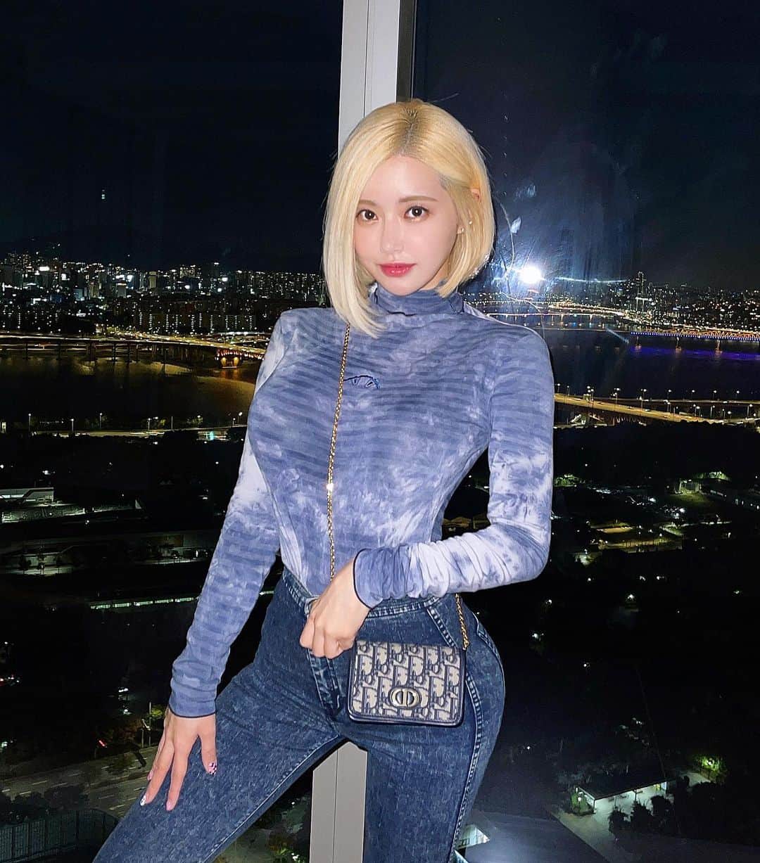 Dj Sodaのインスタグラム：「잘자~💙🌟✨」