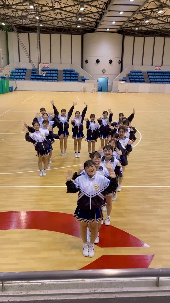 中央大学応援団チアリーディング部SPIRITSのインスタグラム：「【白門祭カウントダウン】  白門祭ステージまであと“7️⃣日”となりました❣️ 本日の動画は最多学年の2年生です🧸💖笑顔溢れる18人で7の文字を表してくれました🌈  白門祭に向けた練習も終盤です！皆さんに最高の演技が披露できるよう頑張ります👊🏻🎌  👯‍♀️SPIRITS白門祭演技💕 10/29(金)16:00~16:30 2ステ 10/31(日) 14:00~14:30 2ステ  🎺応援団白門祭演技🎌 10/29(金) 15:30~16:00 2ステ 10/30(土) 17:00~17:30 2ステ  ⚠︎撮影時のみマスクを外しています。  #中央大学#応援団 #中央大学応援団 #チアリーディング#SPIRITS#白門祭#カウントダウン#カウントダウン企画#cheer#cheerleading#cheerleadingteam#chuo#chuouniv#チア部#チア」