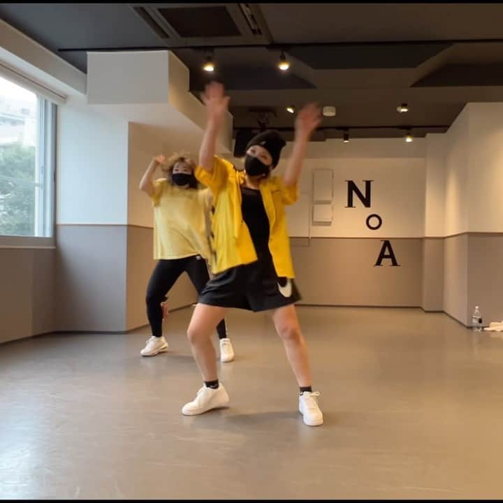 HARUKA MUTOのインスタグラム：「Come Through  @hermusicofficial @chrisbrownofficial 💟  Today's Lesson @noadance_ebisu   choreography by me👩🏼‍🎤 dance wiz @kamikamirio 🌺  今日もありがとう✨ 来週産休前ラストLessonになります！！！⚠️  #comethrough #chrisbrown #dance #video #harukamuto #choreographer #610choreography  #noadanceacademy  #26weekspregnant  #妊婦ダンサー #ぷんにー  #妊娠7ヶ月 #2人目妊娠中 #もう結構苦しいぞ #メロンちゃん」