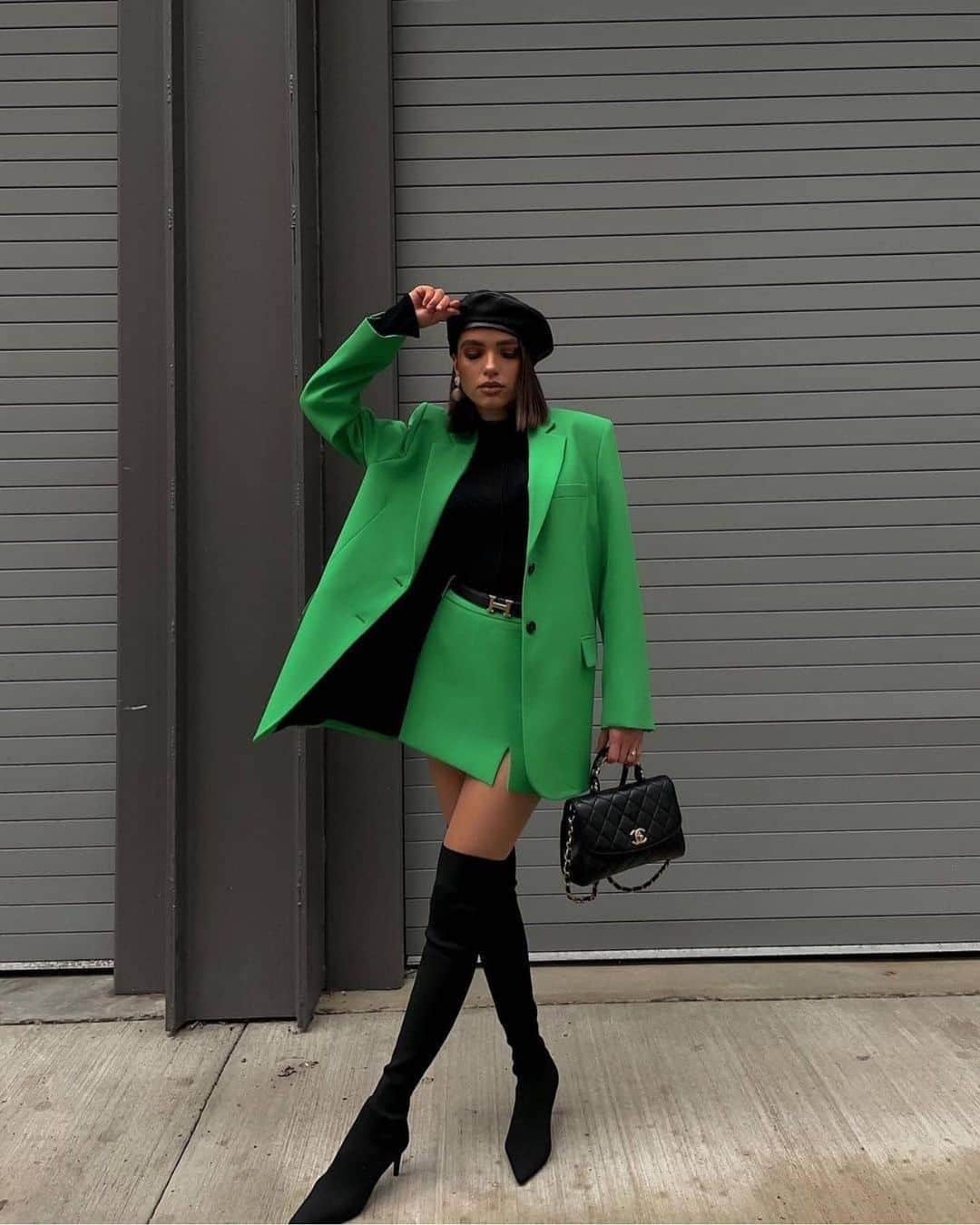 Fashion Climaxxのインスタグラム：「Our love for green continues 💚. Our babe @vitaliia is continuing the green trend into fall and we are here for it. #LOVE😍 . . . . #falloutfit #falltrends #falltrend #greenoutfit #outfits #outfitinspo #greeninspo #fashionstyle #fashion #outfitoftheday #outfitinspiration #outfitfortoday #fallstyle #fashionblogger #fashioninspo #styleinspo」