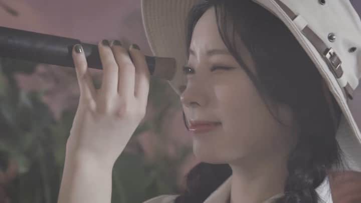 のインスタグラム：「TWICE JAPAN SEASON’S GREETINGS 2022 “ONCE-WAY” PRE-ORDER 10.04(月) 12:00～10.31(日) 23:59  Teaser DAHYUN  https://youtu.be/LQwxYfvwYu0  #TWICE #ONCE_WAY  #🐶」