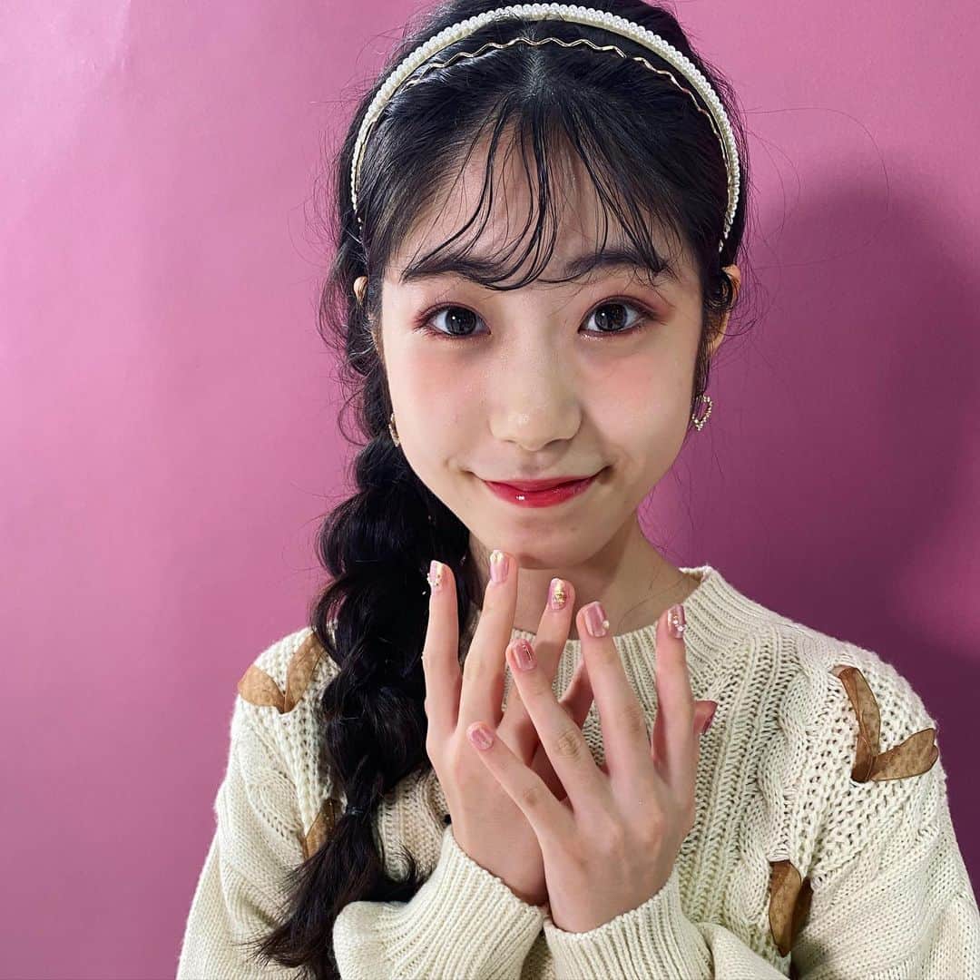 ニコ☆プチのインスタグラム：「. . みあみあガーリーネイル💅🧡🧡 あまあまきゅーとスギ♡♡ . #濱﨑心愛 #ニコプチ .」