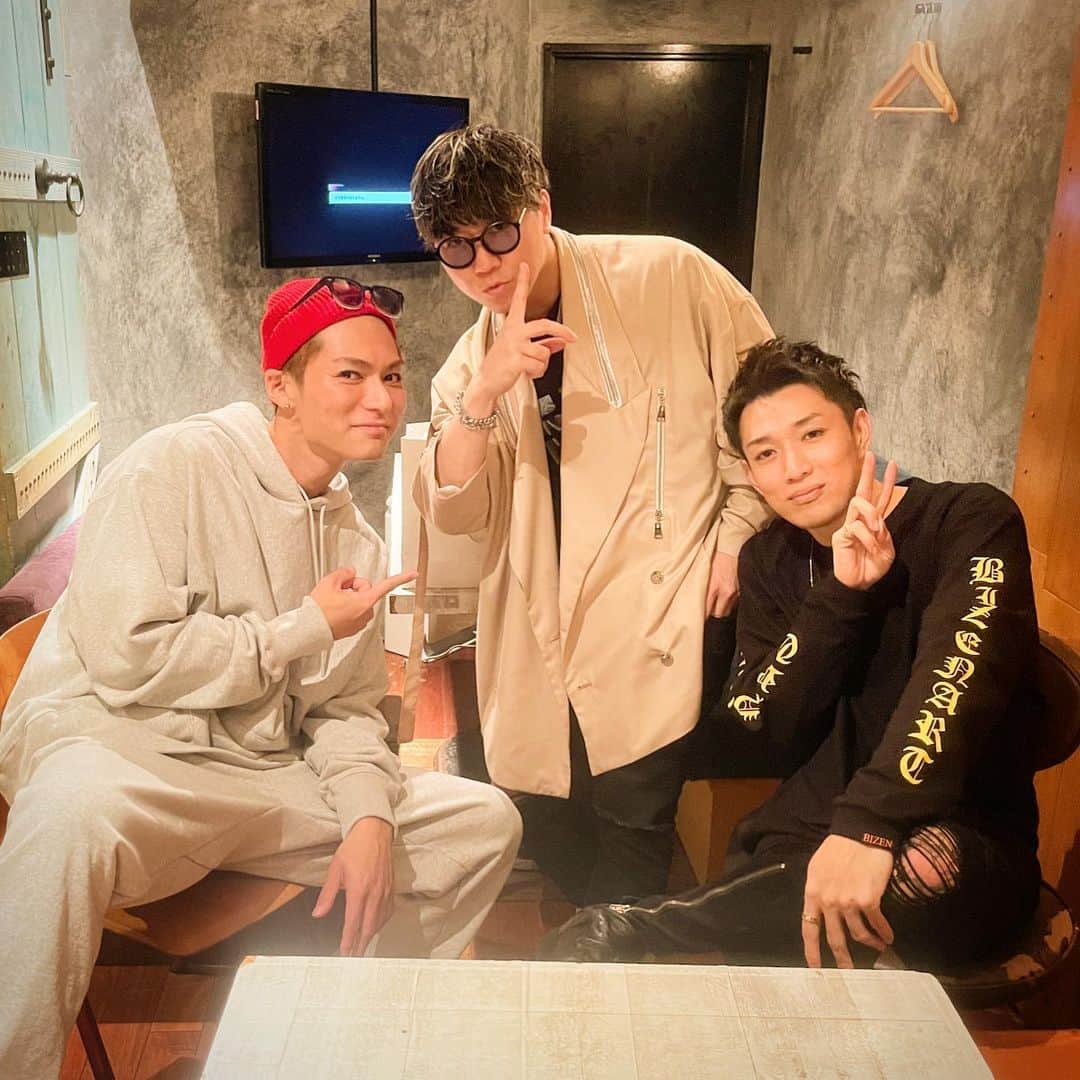 彫師美漸のインスタグラム：「2021🎂 今年もたくさんのお祝いありがとうございました😢🙏✨ ・ ・ #2021 #1017 #刺青 #彫師 #美漸 #彫師美漸 #bizenart #bizen」