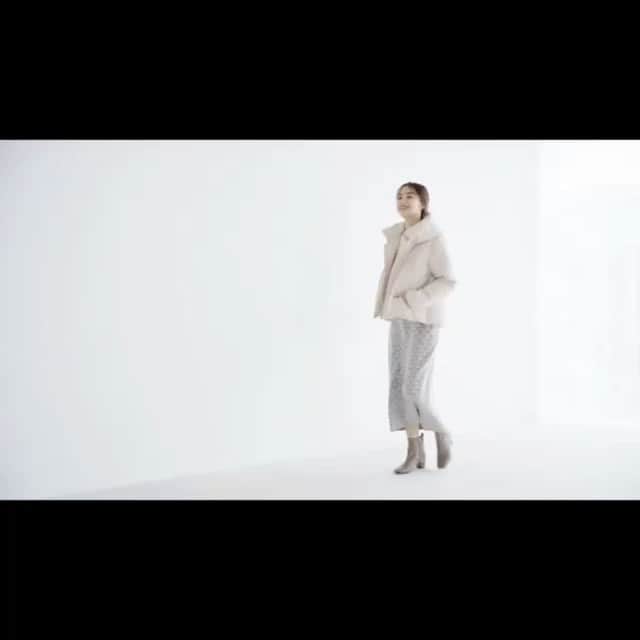 のインスタグラム：「@grove_jp   #grove #ダウン　#軽くて洗えて綺麗　#洗えるダウン　#暖かい　#急に寒くなって私はきる服が無さすぎて急いで調達しました　#去年断捨離しすぎた　#ニット2個しか残して無かった　#さすがに捨てすぎ　#笑　#朝晩冷え込むので暖かくしてお休みくださいね」