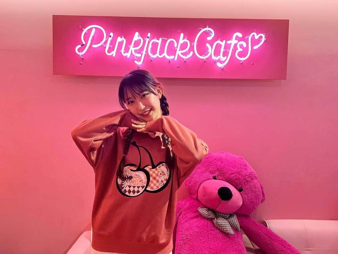 ゆわさんのインスタグラム写真 - (ゆわInstagram)「. Pinkjack Cafe × ROSARIO+CROSS  コラボドリンクとコラボイベント が発表されました〜💘  是非、チェックしてね😉  #ロザリオクロス」10月23日 18時48分 - yuwa_rosario