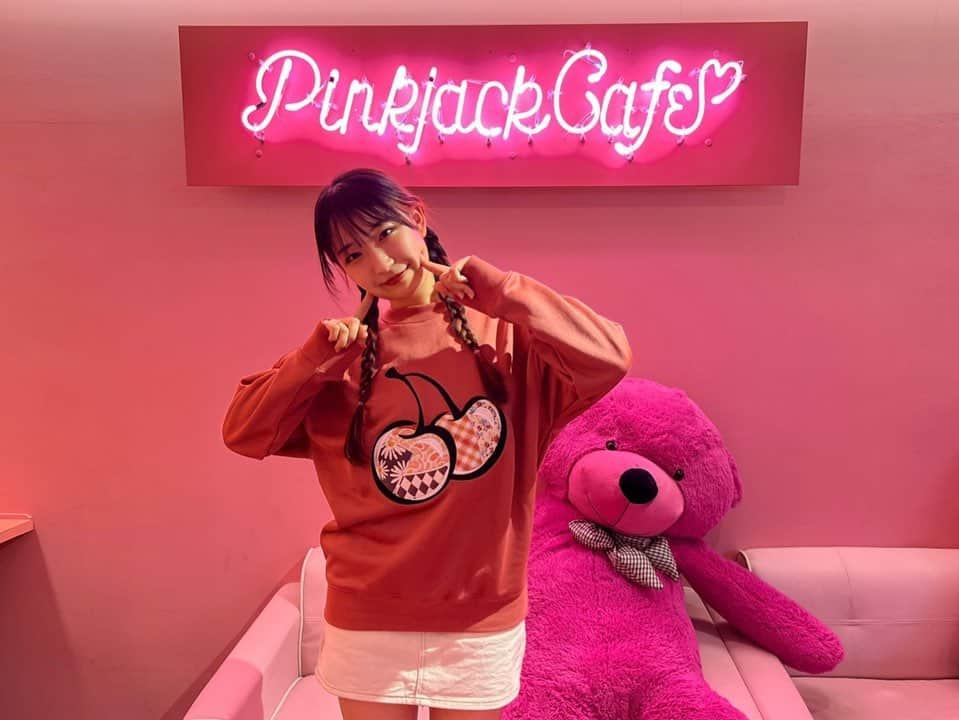 ゆわさんのインスタグラム写真 - (ゆわInstagram)「. Pinkjack Cafe × ROSARIO+CROSS  コラボドリンクとコラボイベント が発表されました〜💘  是非、チェックしてね😉  #ロザリオクロス」10月23日 18時48分 - yuwa_rosario