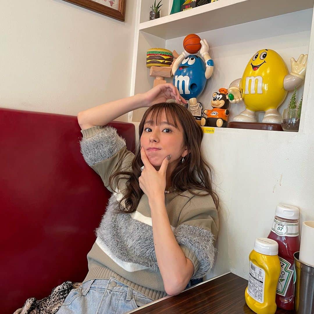 前田ゆうのインスタグラム：「やっほい＼(^o^)／ 最近はですね、来月23日にむけてせっせとライブの準備をしております😁 さいこうなprediaの11歳の誕生日🎂をいっしょにすごしてもらえたらうれしいなんってとおもっております❤️😊 今日はこのあとForUでファンのみんなもおはなしできるのがワクワク楽しみな時間でございます😋✨  しかしさぶくなってまいりましたからあったかくしてくださいね😊😊」