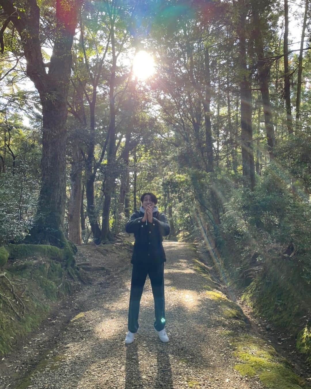 バーンズ勇気さんのインスタグラム写真 - (バーンズ勇気Instagram)「御光Jump」10月23日 20時06分 - yuukibyrnes_official