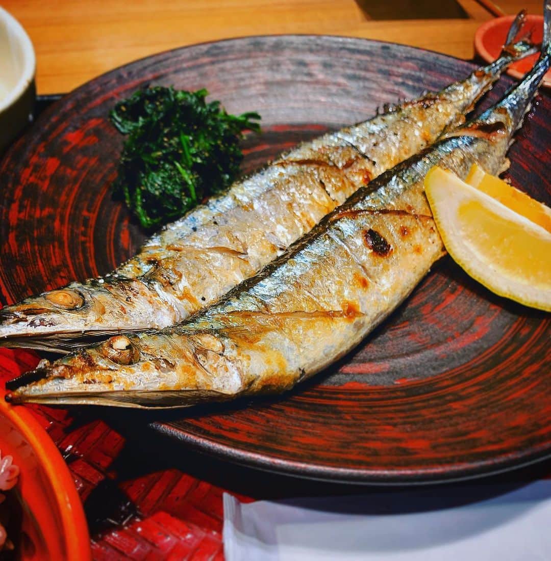 酒井健太さんのインスタグラム写真 - (酒井健太Instagram)「えー、秋刀魚ダブルで  #秋刀魚 #ダブル」10月24日 8時45分 - kenta_sakai