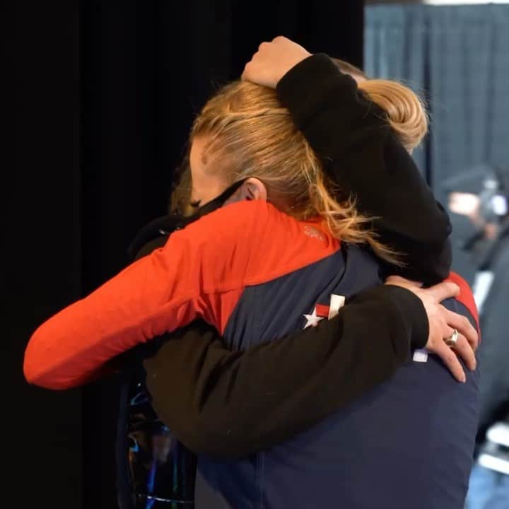 アシュリー・ケインのインスタグラム：「Good luck to my fave human today at Skate America!! @amberglenniceskater ❤️❤️❤️❤️ #skateamerica」