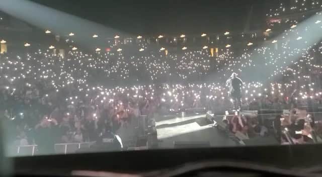 ウィジンのインスタグラム：「Gracias @jhaycortez por tu talento y entrega #fiellive 🥷🏻🥷🏻 ayer por primera vez cantando juntos FIEL 🌎」
