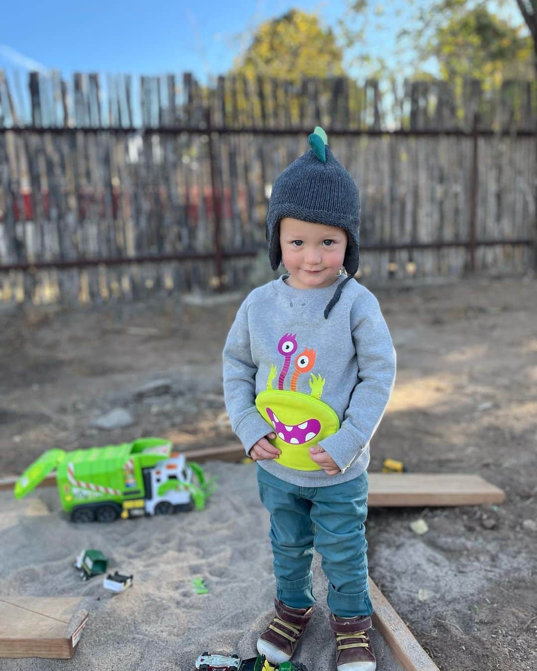 シャーロット・ケイト・フォックスのインスタグラム：「My sweet Kit- you are two and speaking in full sentences.  You are wild and goofy and sensitive just like your mama.  You are brave and innocent and loving like your dada.  I wouldn’t want to brave the terrible twos with anyone else.  HAPPY BIRTHDAY MY LOVE!」