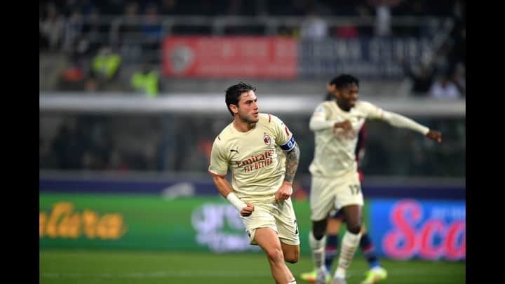 ダヴィデ・カラブリアのインスタグラム：「Gol e vittoria, avanti così @acmilan 📌📈🔴⚫️ #BolognaMilan #SempreMilan」