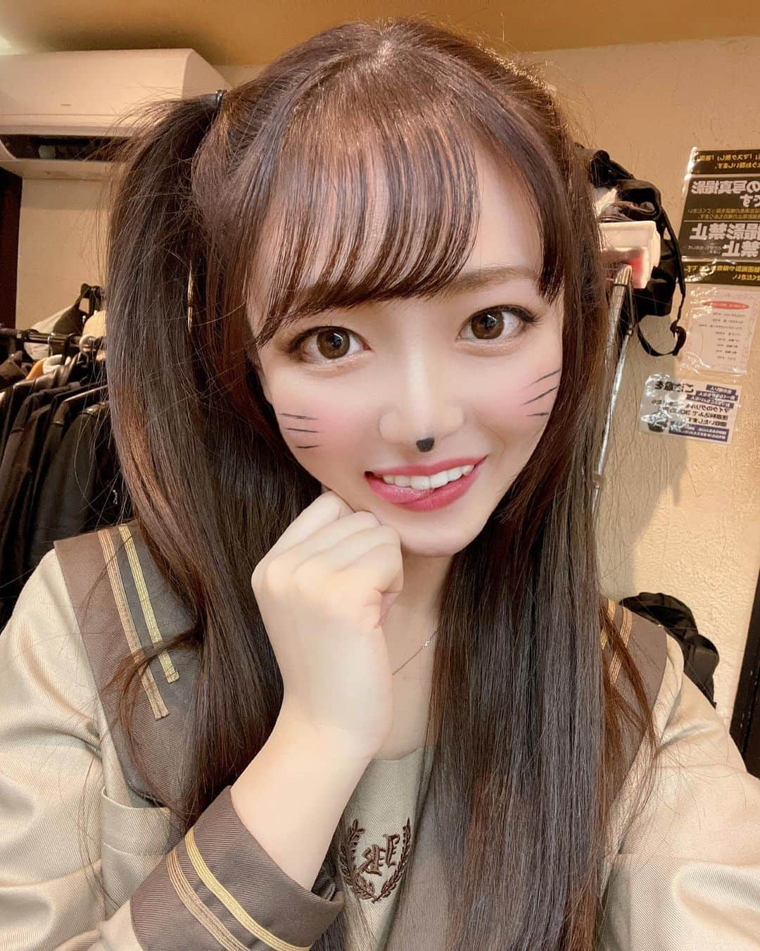 藤本りの加のインスタグラム：「10/23"巣鴨獅子王"ありがとうございましたっ☺︎  セーラー服に猫ちゃんメイクでした🐱ﾆｬﾝ お髭と鼻もちゃんと描いてもらったよ🐾  来年はどんな仮装出てるか、また楽しみにしててね！🎃 次は11/3のスリーマンですっ頑張ってくよ🔥 #LianRouge #リアンルージュ #りあじゅ #ガールズバンド #バンド #音楽 #music #band #ライブ #キーボード #key #🎹 #rinoka #instagram #instagood #like4like #l4l #バンドグループ」