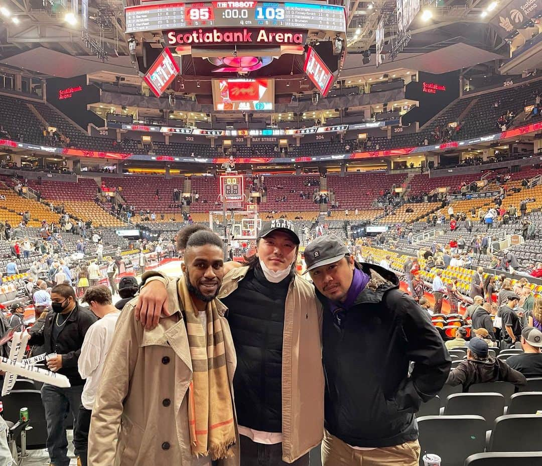 イ・ジェユンのインスタグラム：「Since day 1, Feels good to be back #raptors #wethenorth」