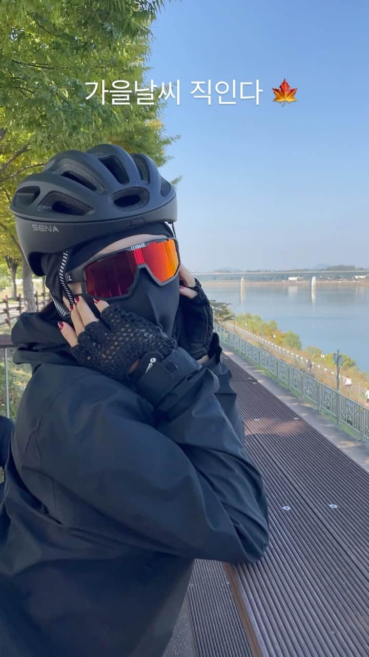 リュ・ジヘのインスタグラム：「샤방라이딩🚲」