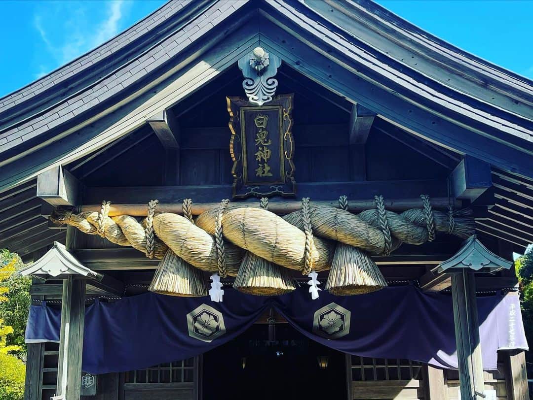 三浦瑠麗さんのインスタグラム写真 - (三浦瑠麗Instagram)「中国式庭園と白兎神社へ。 鳥取は湖が美しいね。」10月24日 14時59分 - lullymiura