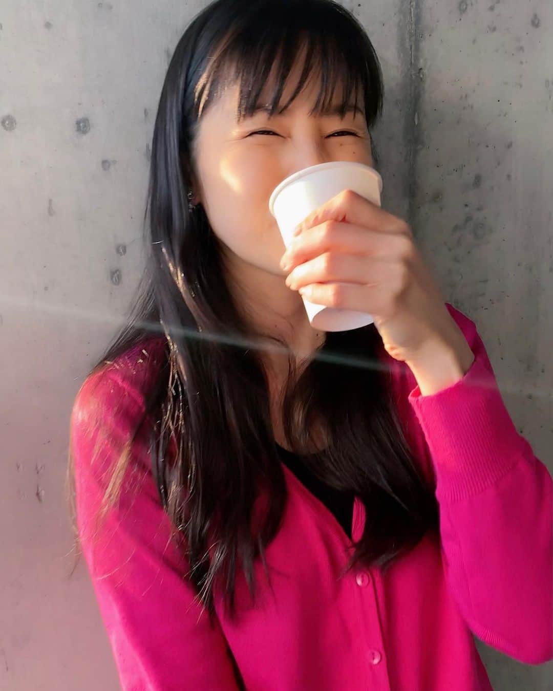 小西真奈美さんのインスタグラム写真 - (小西真奈美Instagram)「休憩。息抜き。カフェタイム。 至福のひと時😌✨  #☕️ #🙌」10月24日 15時52分 - manami.official
