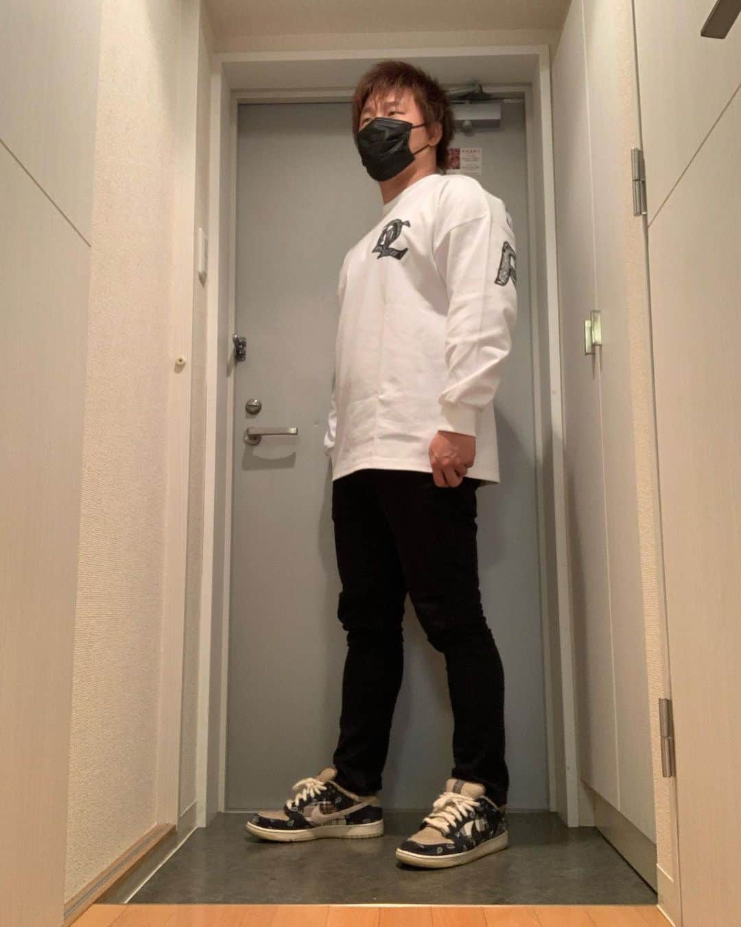 岩本煌史さんのインスタグラム写真 - (岩本煌史Instagram)「ペイズリー柄コーデ  T-shirt:DUALISM Pants:nudie jeans Socks:DUALISM Kicks:NIKE SB DUNK LOW PRM QS TRAVIS SCOTT  #ajpw #全日本プロレス #スニーカーヘッズ #三重県 #桑名市 #出身 #岩本煌史 #dualism #nudiejeans  #nike #ナイキ #dunk #dunklow #nikesb #ナイキエスビー #ダンク #ダンクロー #travisscott #トラヴィススコット #cactusjack #カクタスジャック #travisdunk #トラヴィスダンク #ペイズリー柄 #ootd」10月24日 16時15分 - koji_iwamoto